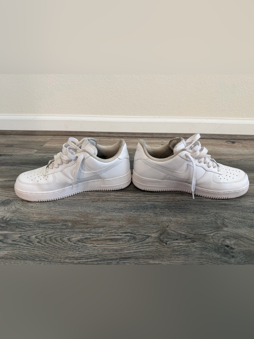 Nike Air Force 1 '07 Triple White sneakers men’s size 8.5 - Picture 7 of 9